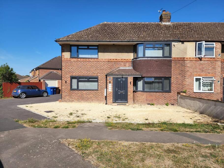 קידלינגטון Hazel 1-Bedroom Cousy Flat, Parking, Wifi, Prime Location, Close To Blenheim Palace & Oxford מראה חיצוני תמונה