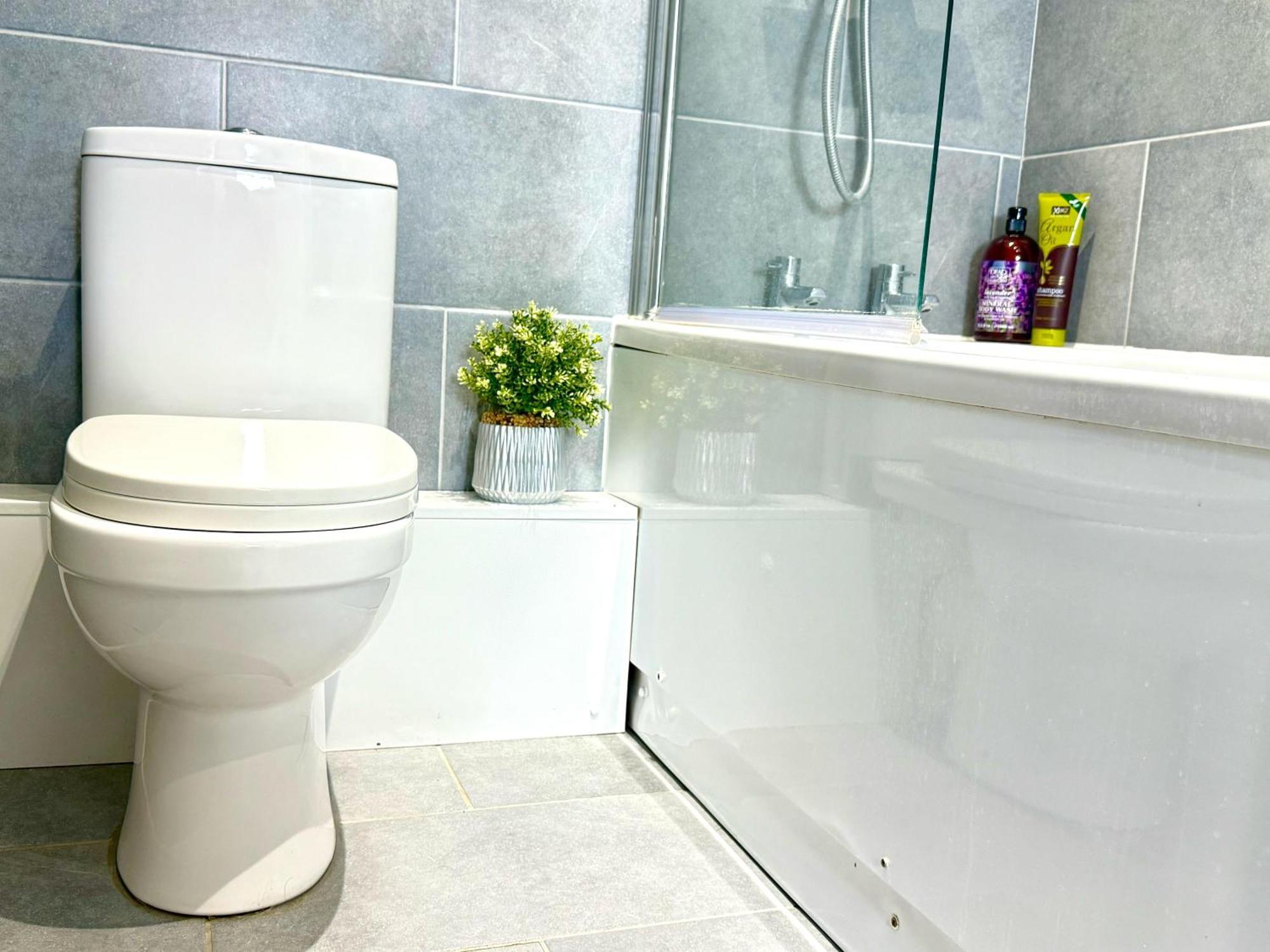 קידלינגטון Hazel 1-Bedroom Cousy Flat, Parking, Wifi, Prime Location, Close To Blenheim Palace & Oxford מראה חיצוני תמונה