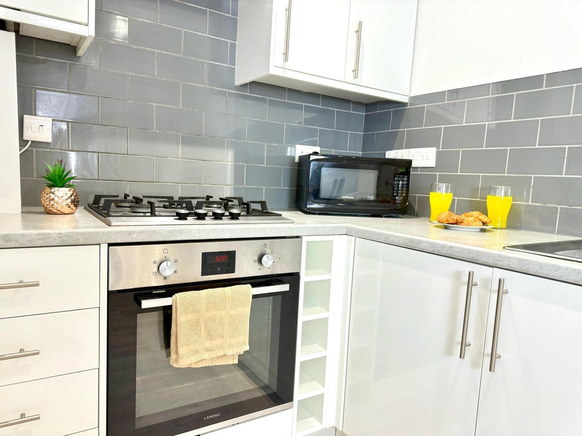 קידלינגטון Hazel 1-Bedroom Cousy Flat, Parking, Wifi, Prime Location, Close To Blenheim Palace & Oxford מראה חיצוני תמונה