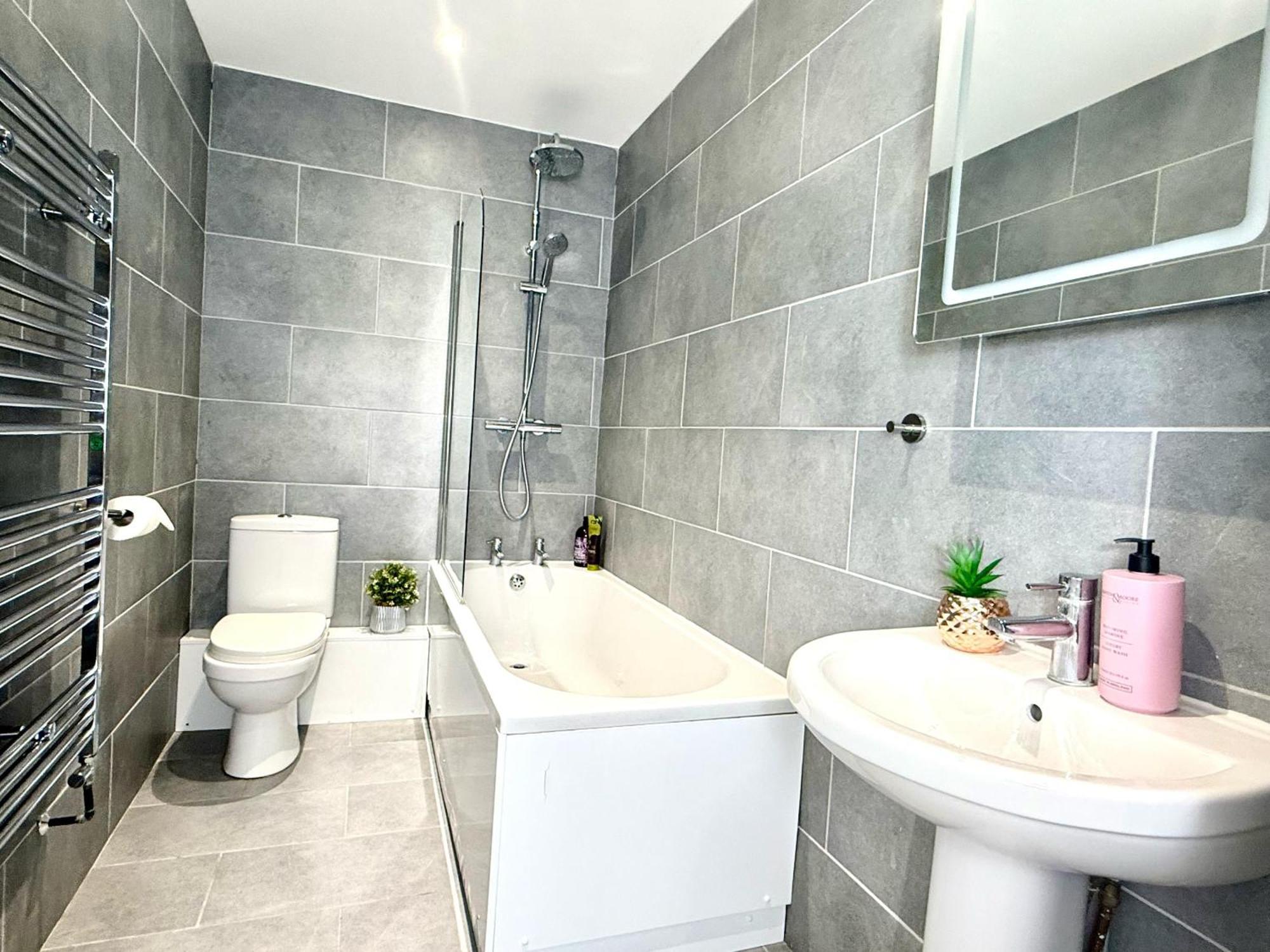 קידלינגטון Hazel 1-Bedroom Cousy Flat, Parking, Wifi, Prime Location, Close To Blenheim Palace & Oxford מראה חיצוני תמונה