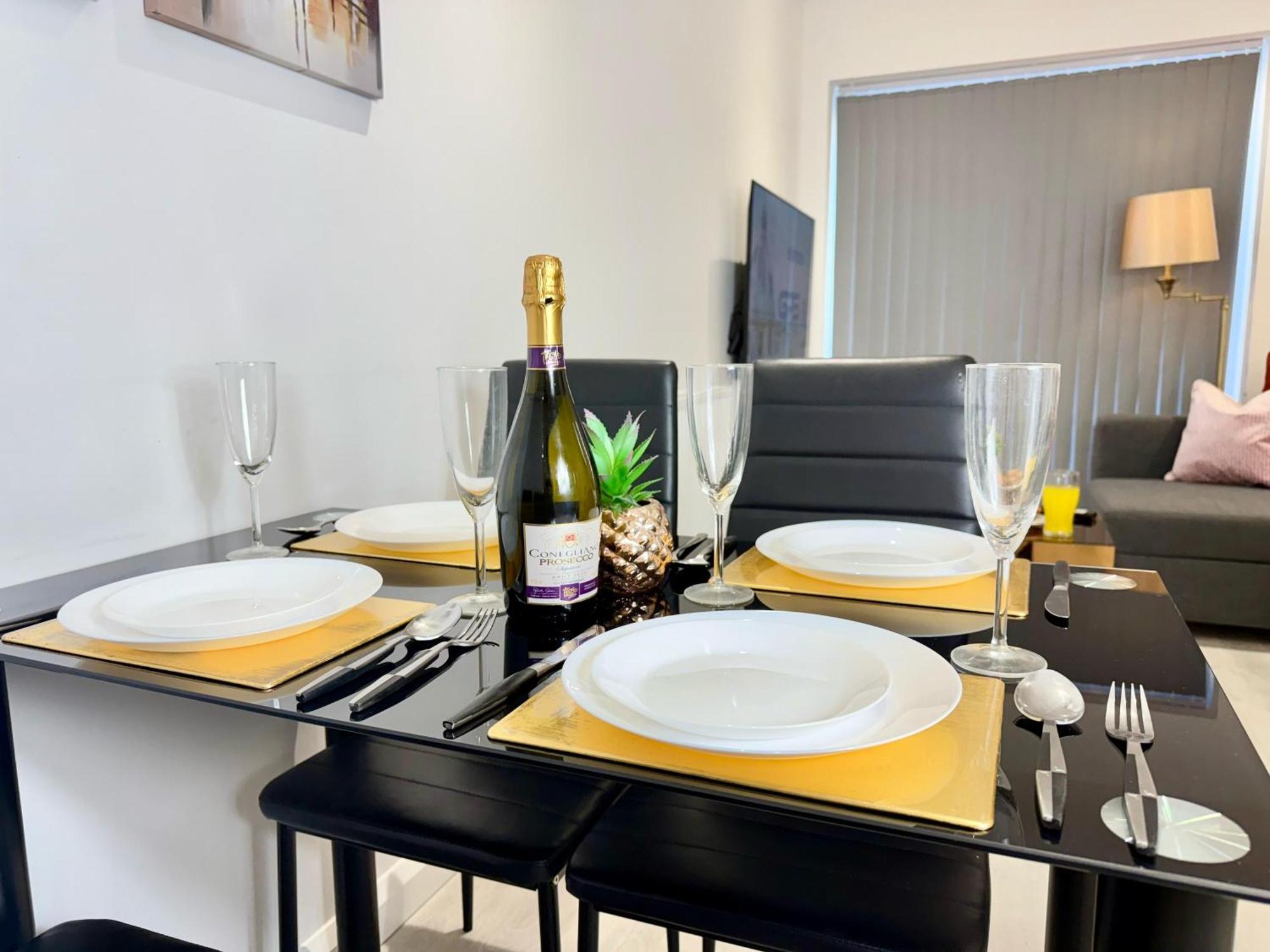 קידלינגטון Hazel 1-Bedroom Cousy Flat, Parking, Wifi, Prime Location, Close To Blenheim Palace & Oxford מראה חיצוני תמונה